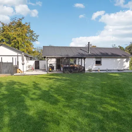 Stunning In With Kitchen